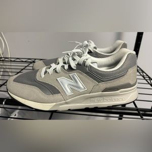 New Balance 997H sneakers. Size 10 Gray and white.